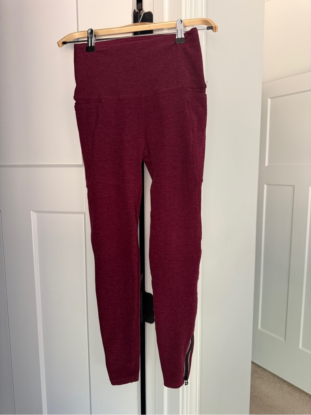Beyond Yoga Spacedye midi Red Wine Leggings ankle Side Zipper